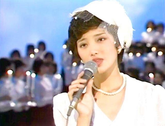 山口百惠：40年前的日本女神，巅峰时嫁人隐退，