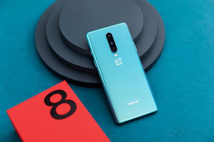 OnePlus 8深度使用评测，轻巧便携操作流畅，但总感觉差了点什么