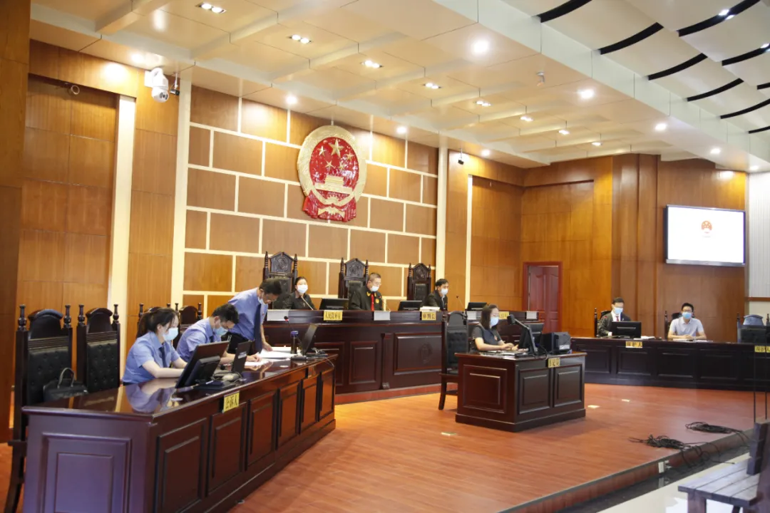 马龙区人民检察院组织开展冯某某涉嫌受贿案观摩示范庭