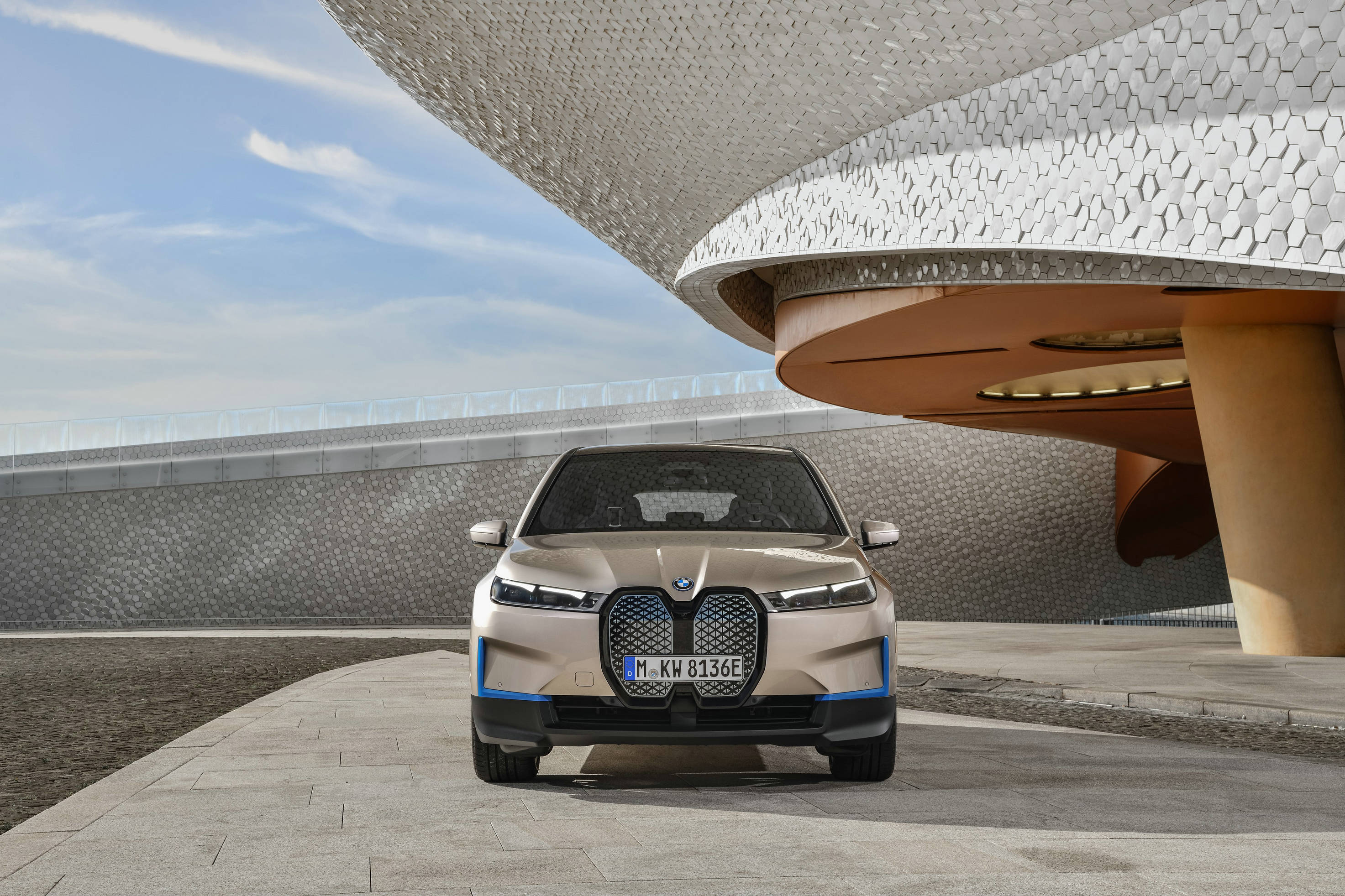创新纯电动BMW iX迎来全球首秀