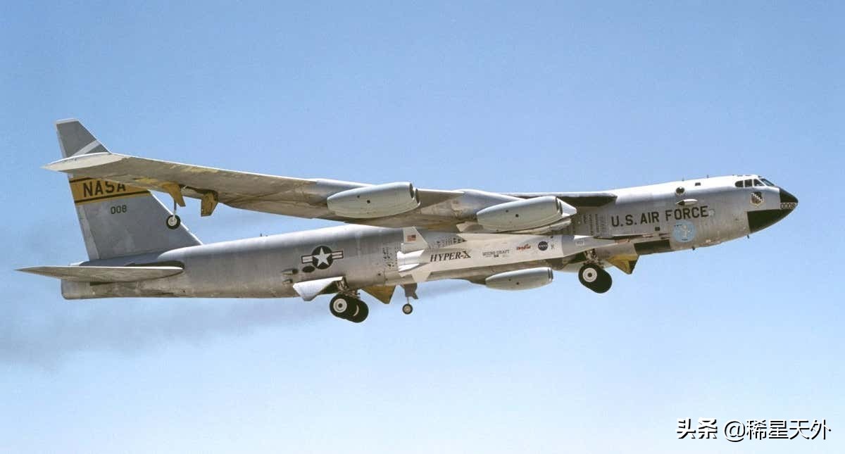 无惧美疯狂售台武器，我军即将装备世界最大空射导弹