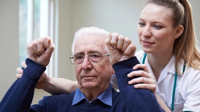 50歲後，不想血液過於黏稠？ 4個習慣要改正，血栓可能會遠離你