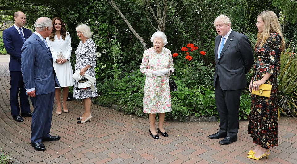 第一夫人们G7峰会首场比拼！日本夫人大展东方美，英国夫人真少女