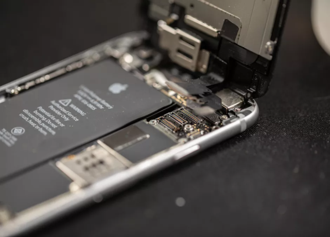 為什么iPhone電池壽命低于80%后，就建議及時更換電池？