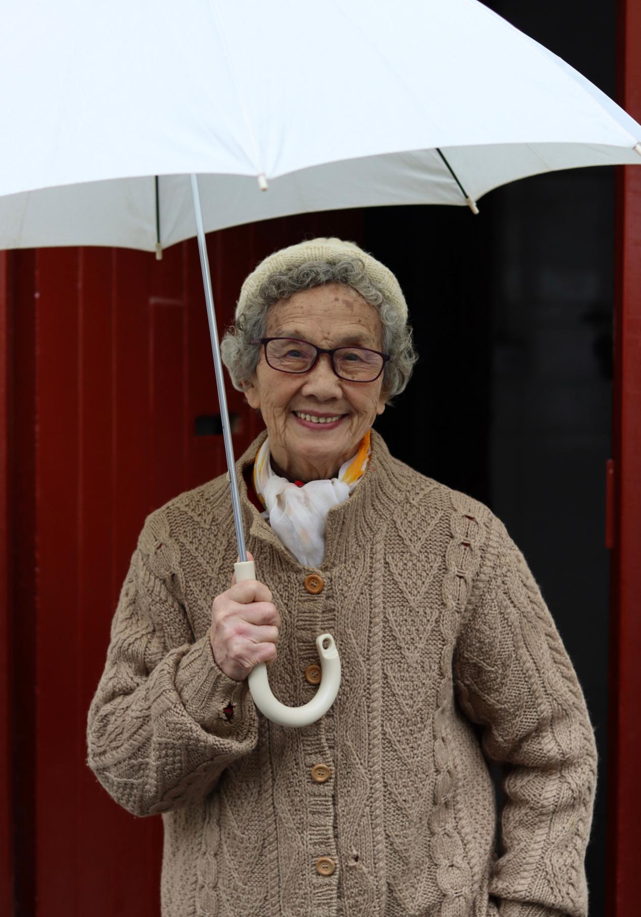 爱美不分年龄,这位老奶奶的穿搭舒服又接地气,慈祥