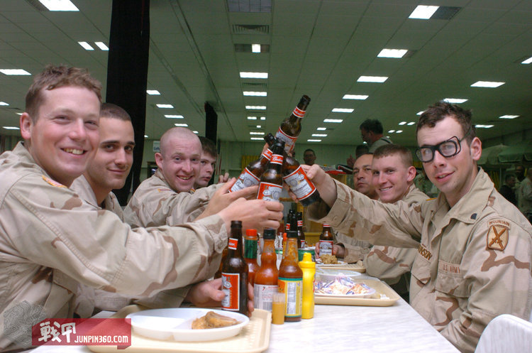 “酒囊饭袋”美国兵：看美国军队中官方采购的