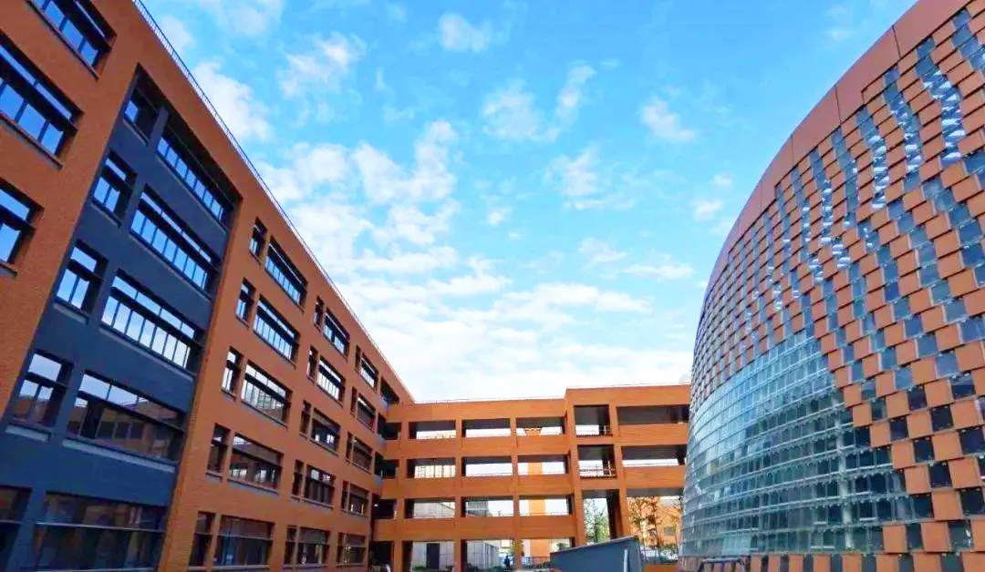 咸陽渭城中學新校區(qū)正式投用!高顏值實景圖(圖3)