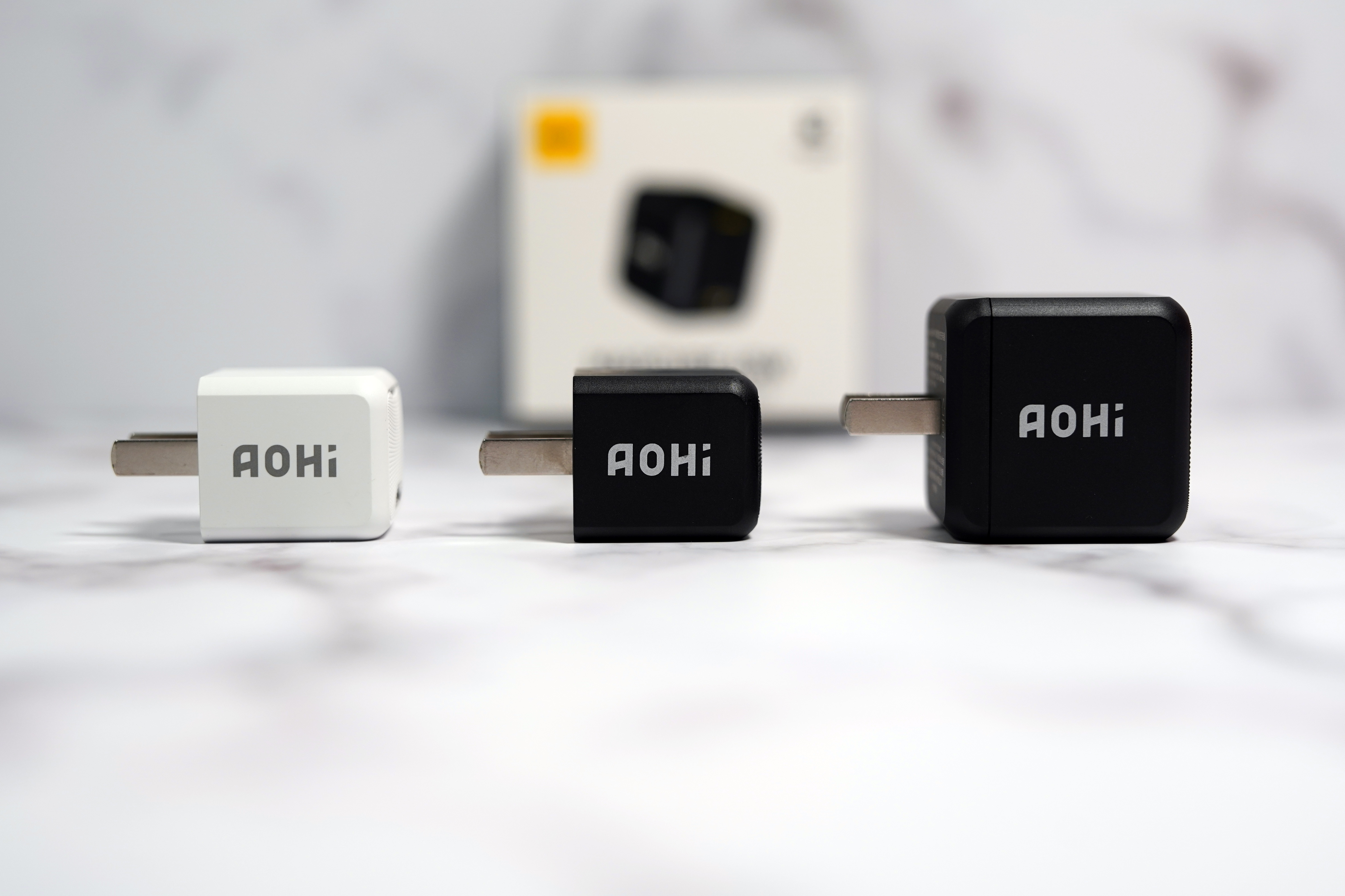 为自己“减负”，出门充电，只需一个Aohi 65W快充充电头