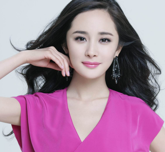 郭麒麟成综艺咖，新综艺邀请杨幂和赵丽颖，两