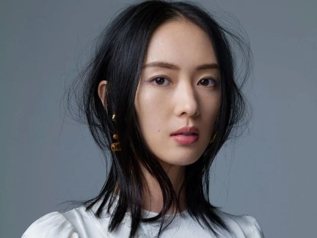 被前男友暴打、星途黯淡多年，“美强惨”女星