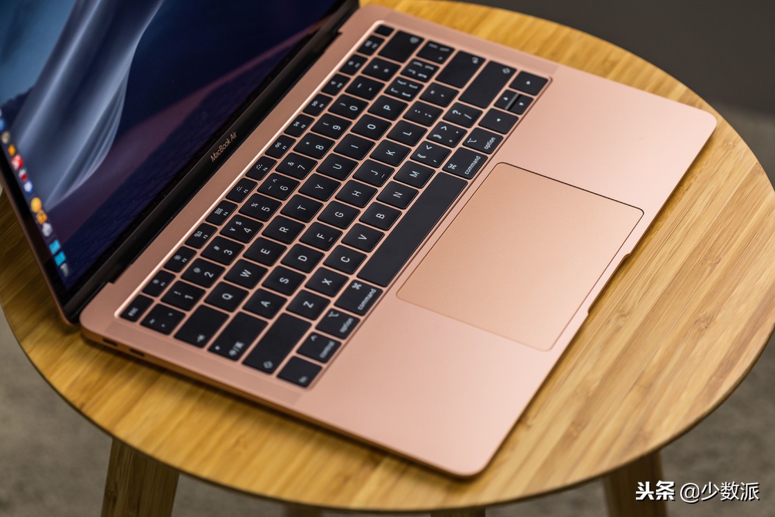 如果你铁了心要买苹果电脑，最新款MacBook Air是最好的入门之选