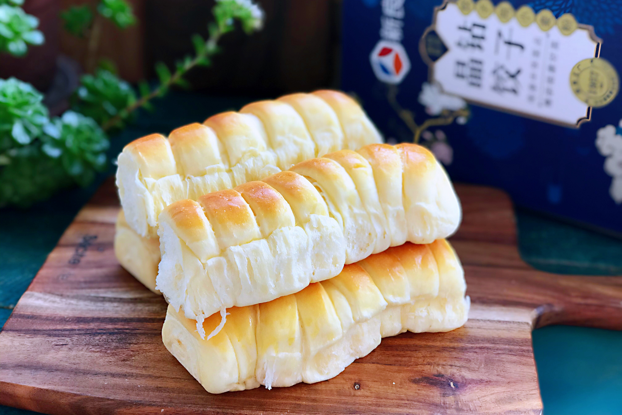 教你不用麵包粉也能做麵包，鬆軟拉絲，放3天也不硬，比買的好吃