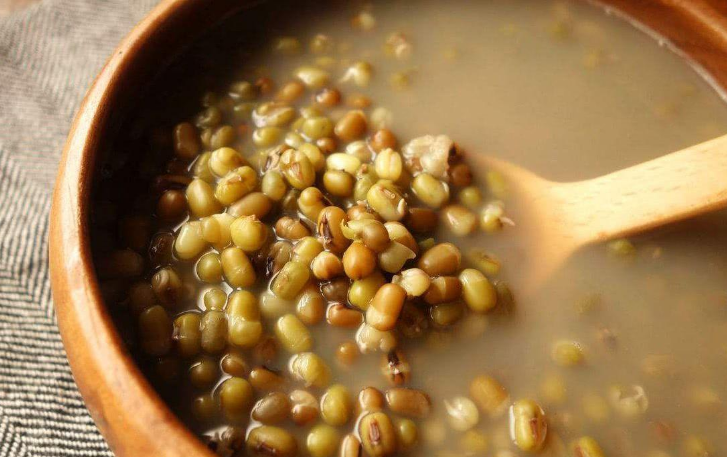 如何快速煮好綠豆湯？ 不要直接下鍋煮，多加1步，10分鐘綠豆開花