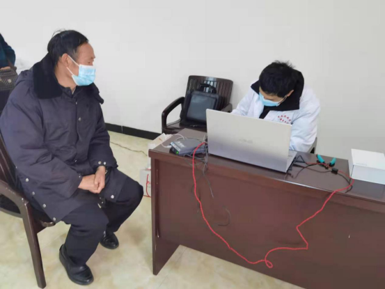 云南省罗平县：为贫困听力残疾人适配助听器