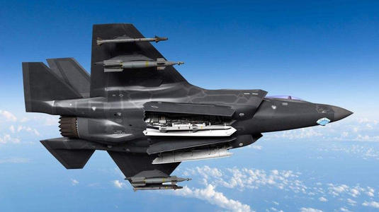 歼20机动性超过F-35，只因F-35存在致命的设计缺陷