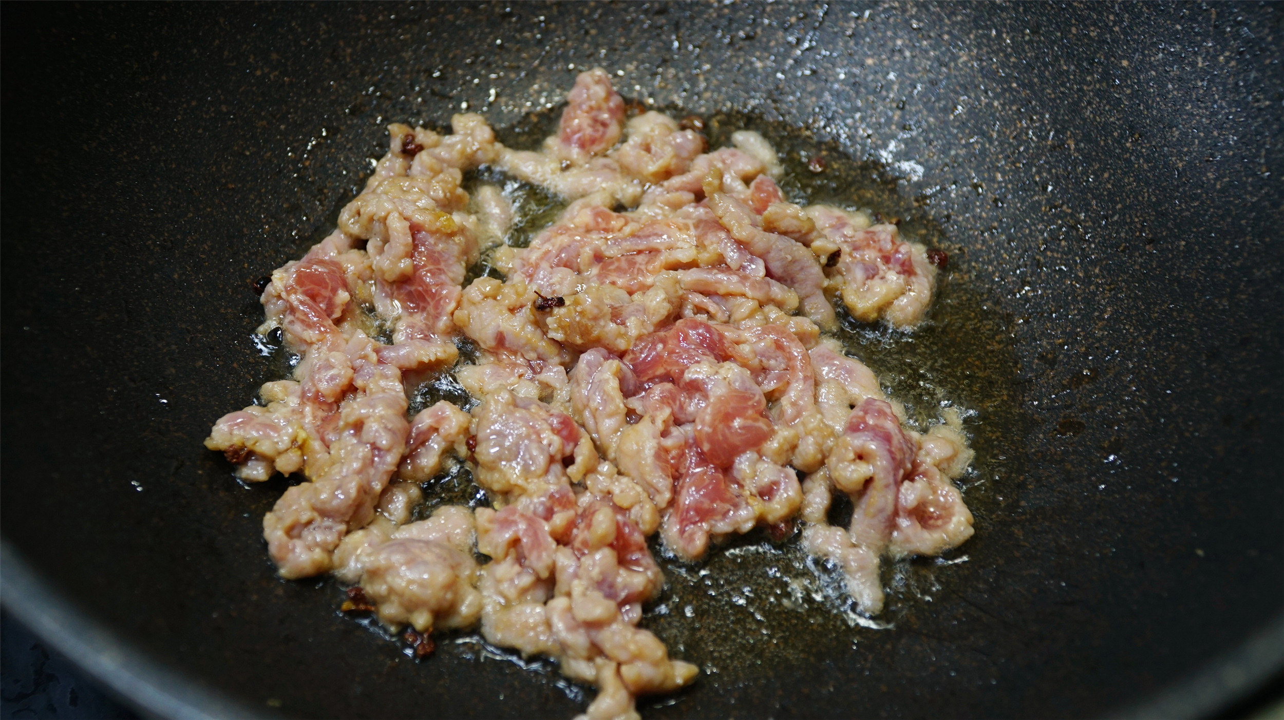 这菜，被称“水中参”，8元一斤，常吃对皮肤好，夏天防晒可多吃