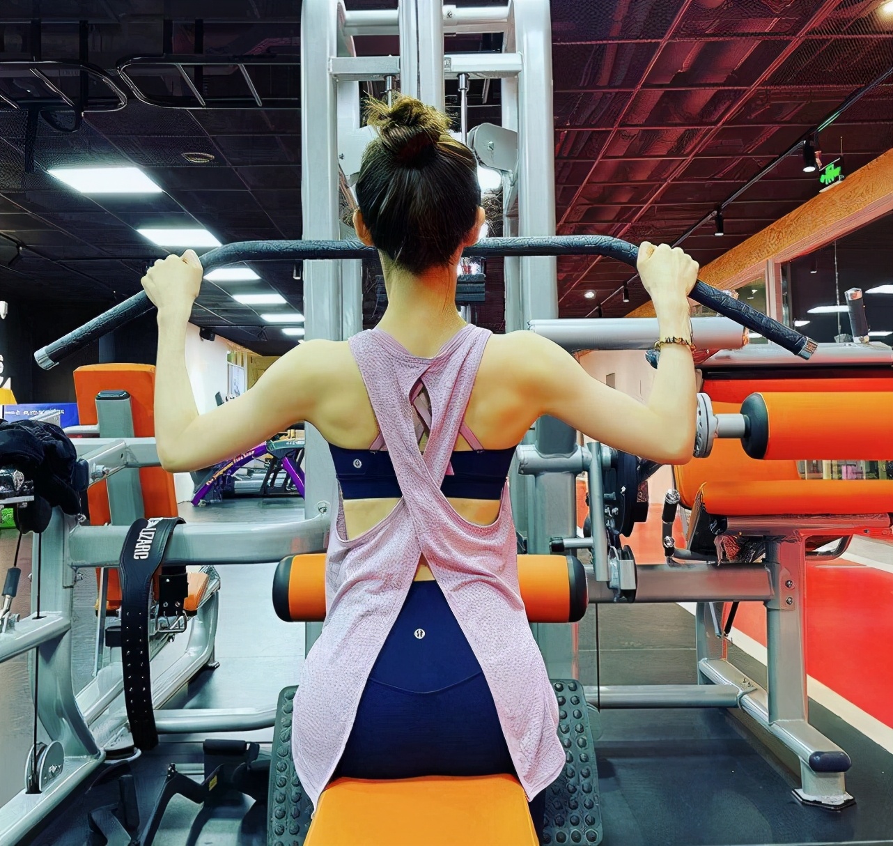 Pants of gal of chapter lustre Tianyu, become warped search is heated up on buttock, netizen: With evil spirit some comparing