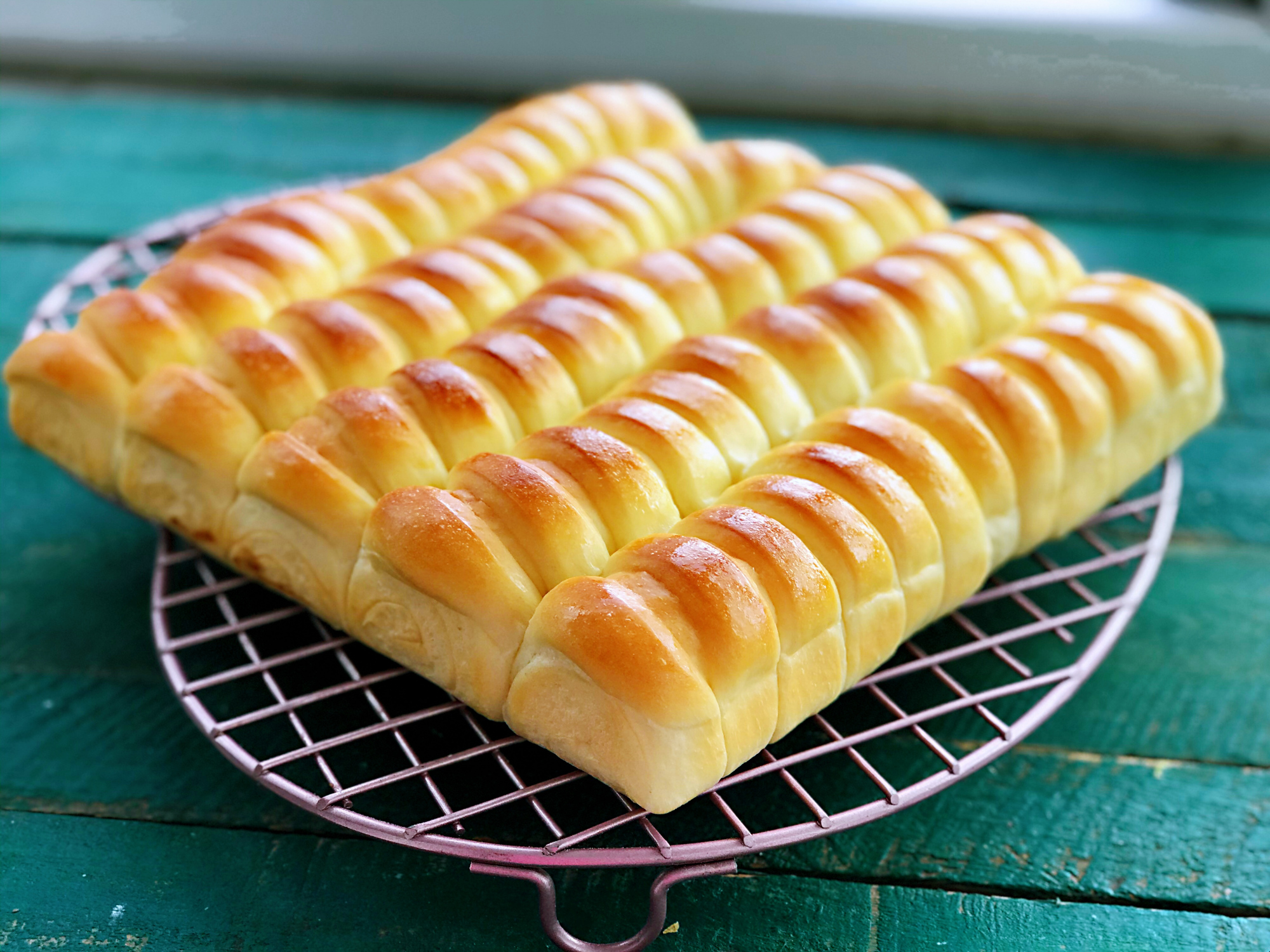 教你不用麵包粉也能做麵包，鬆軟拉絲，放3天也不硬，比買的好吃