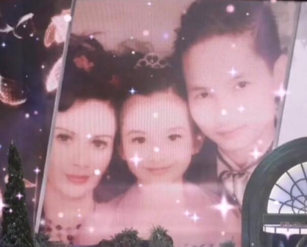 香港小姐童年照曝光，爸爸年轻有型妈妈高颜值，谢嘉怡从小美到大