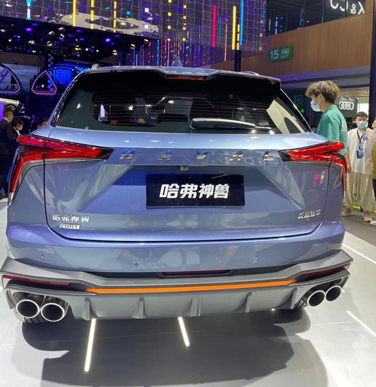 实拍哈弗神兽 ，造型比车名犀利，满油续航1000km