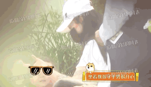 赵丽颖带儿子逛商场，两岁“想想”正面首度曝光，母子互动温馨