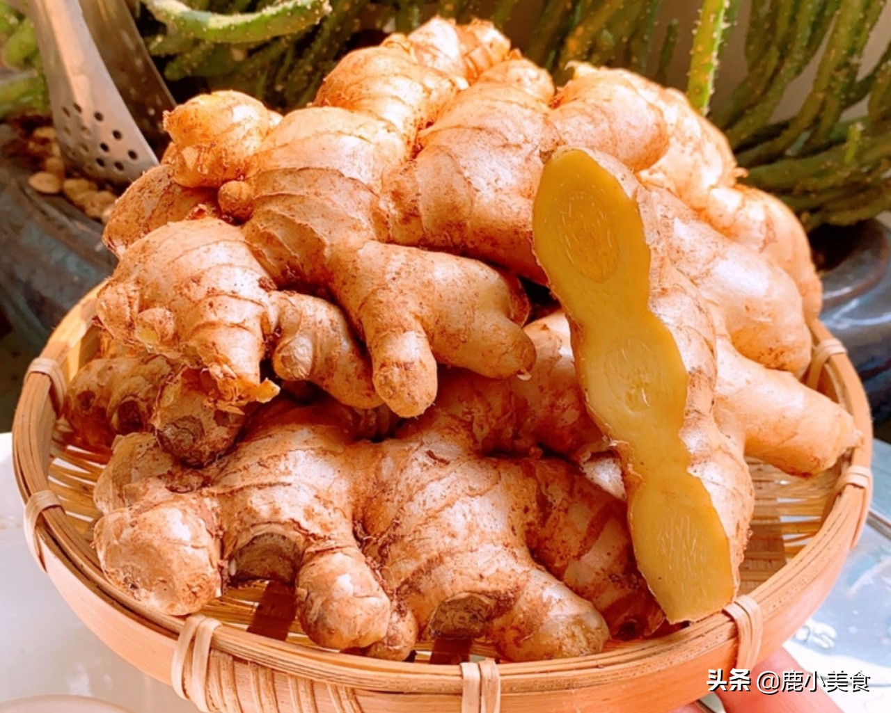 生姜太多不好保存？教你2个储存妙招，生姜不干不长霉，依旧新鲜