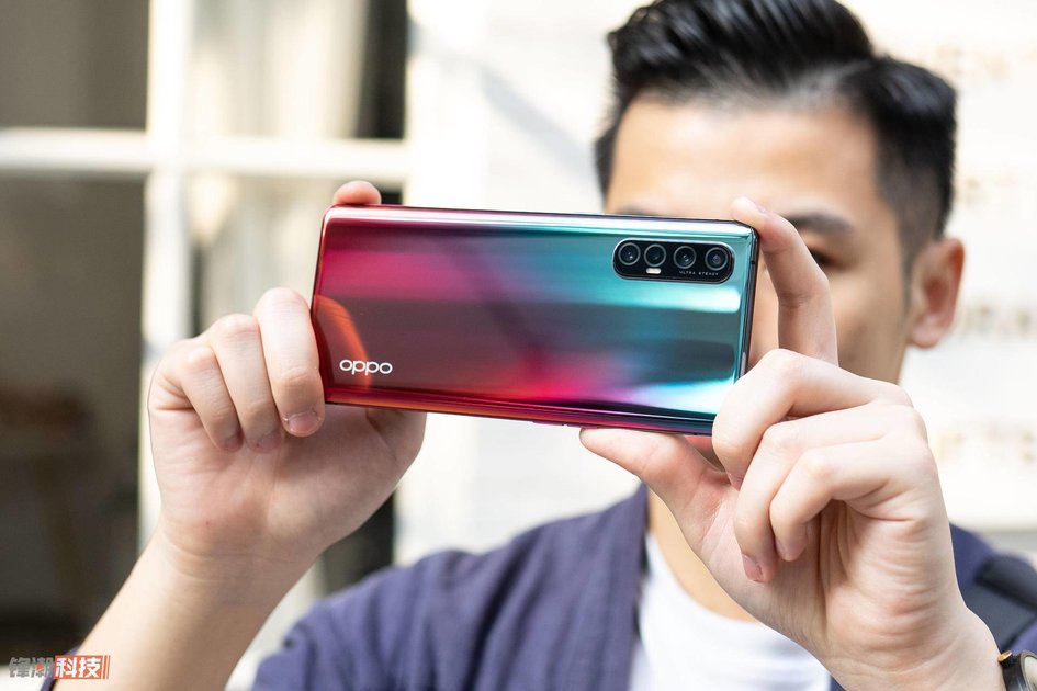 轻巧与 5G 实际上能够 兼顾，OPPO Reno3 Pro 可遇不可求