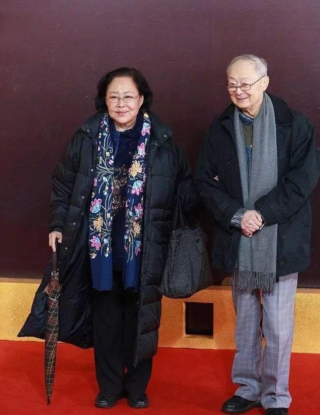 斯琴高娃嫁华裔丈夫：跨国分居有爱有痛