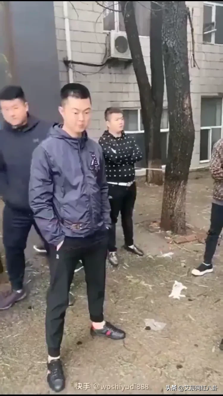 众网红送别宏楠最后一程！方丈怪自己带宏楠玩上钓鱼不舍兄弟离世