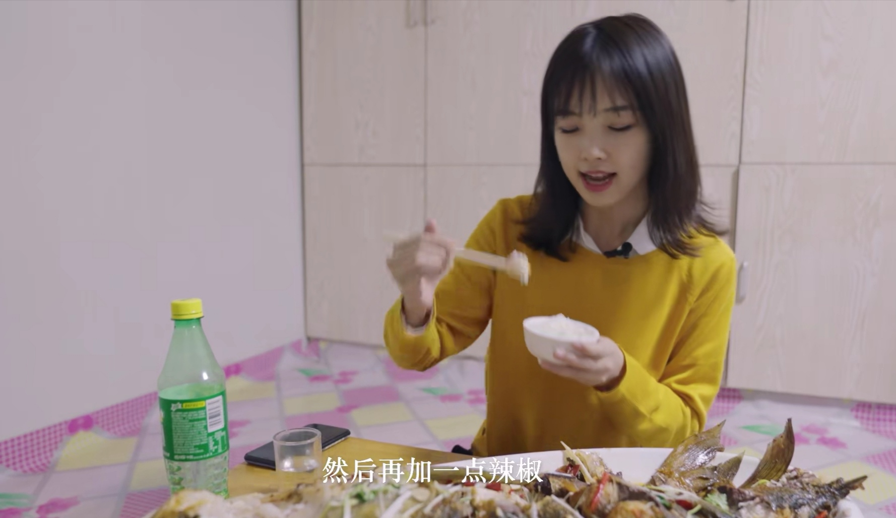 央视主持王冰冰火了，一天涨粉160万，如此软妹