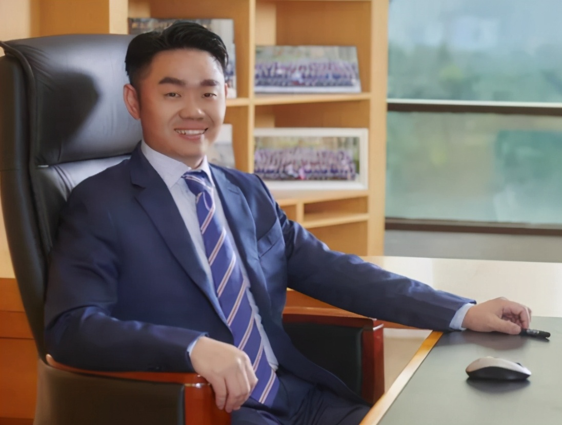 一夜狂赚200万！中国最土网红店，为啥能火上央视？