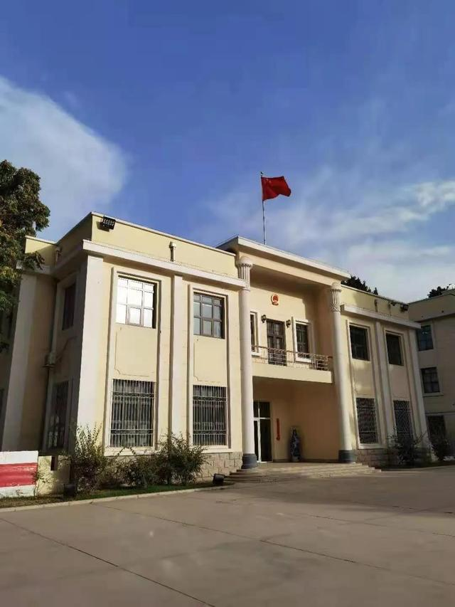 中国驻阿使馆：躲过数十枚火箭弹袭击，为中国人“抢”飞机撤离