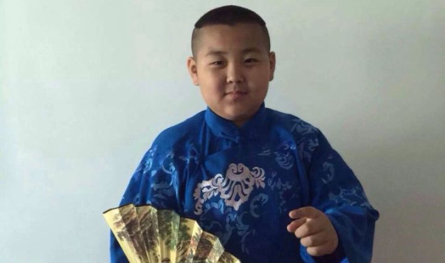 他是郭德纲口盟弟子家谱却没有名字，3次拜师遭拒，今被曲校录取