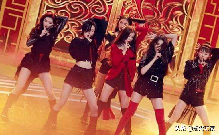 捧她还是害她？不是C位还让虞书欣穿红裙子，