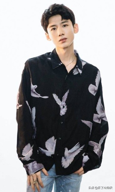 Bai Jingting took off a shoe to take off a loneliness, " city barracks and the enclosing walls " too above, the pigeon is worn go up in the body