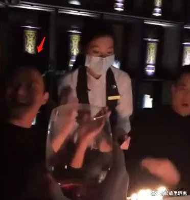 周迅离婚引热议，27年恋爱史不输情敌王菲，天后