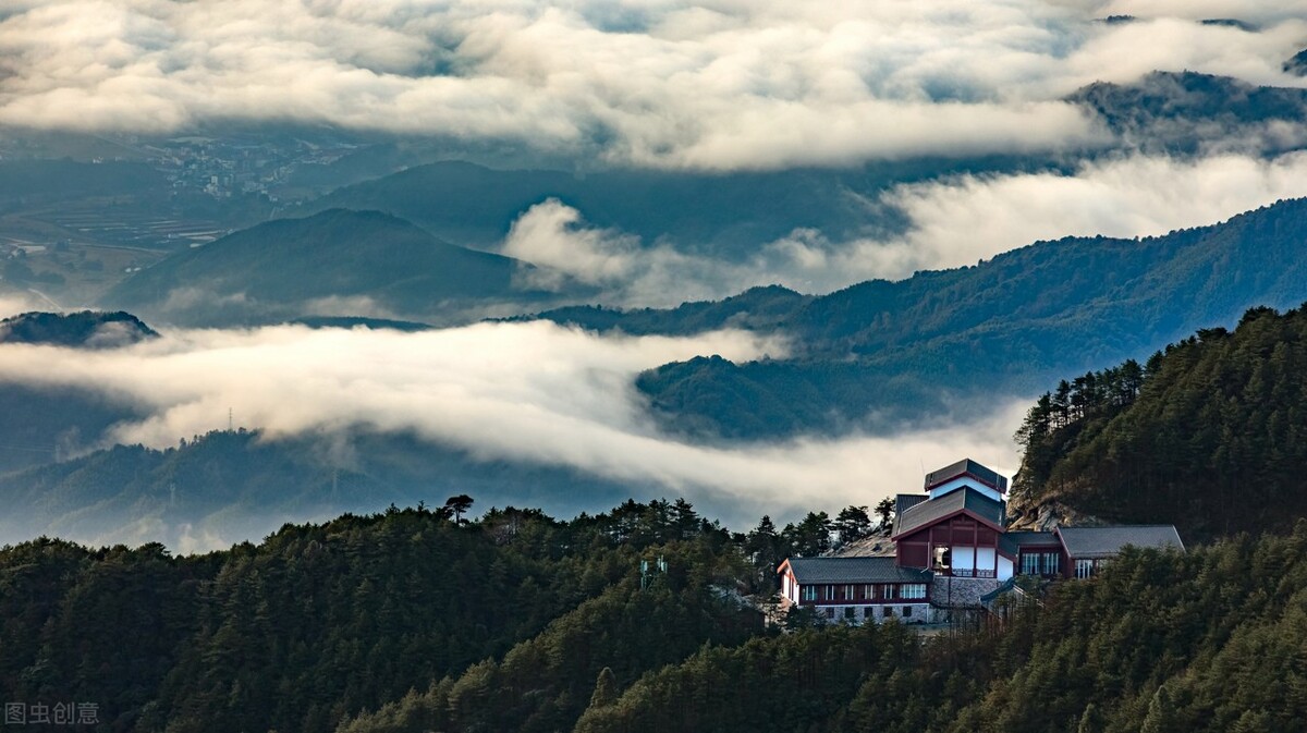 一生必去的10座低调名山，风景不输三山五岳，比佛、道教名山都美