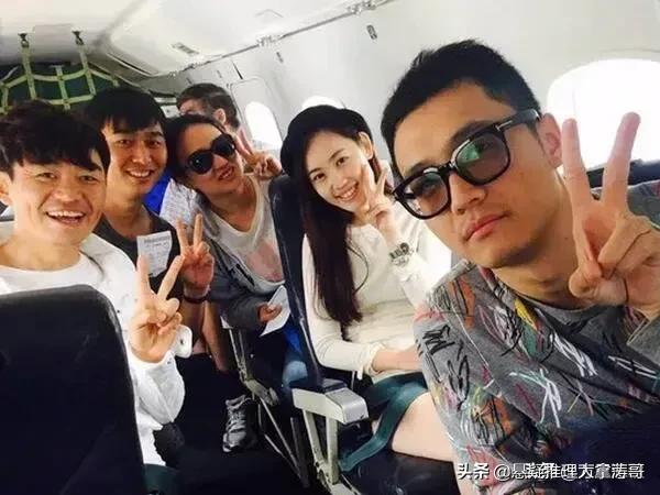 冯小刚提携的两个农村娃，从草根到顶流一路逆