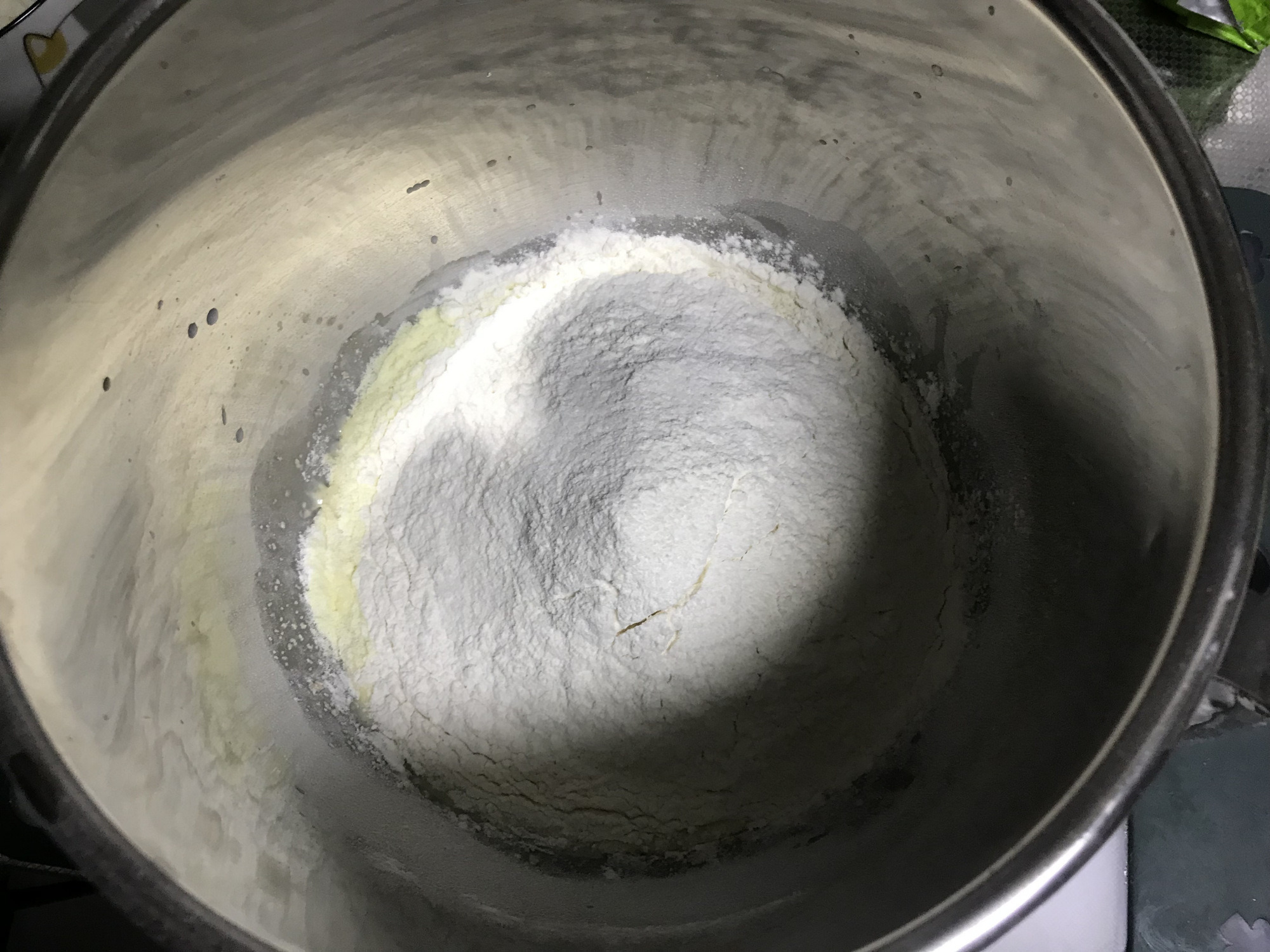 一定要尝试的面包配方，一次发酵，外酥里软，放3天不硬，特解馋