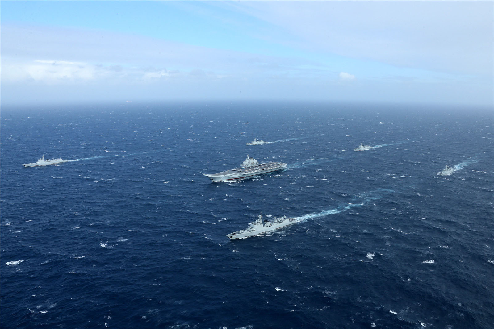 或許美軍很難接受，但遼寧艦開進太平洋那一刻！ 美軍就只能幹看著