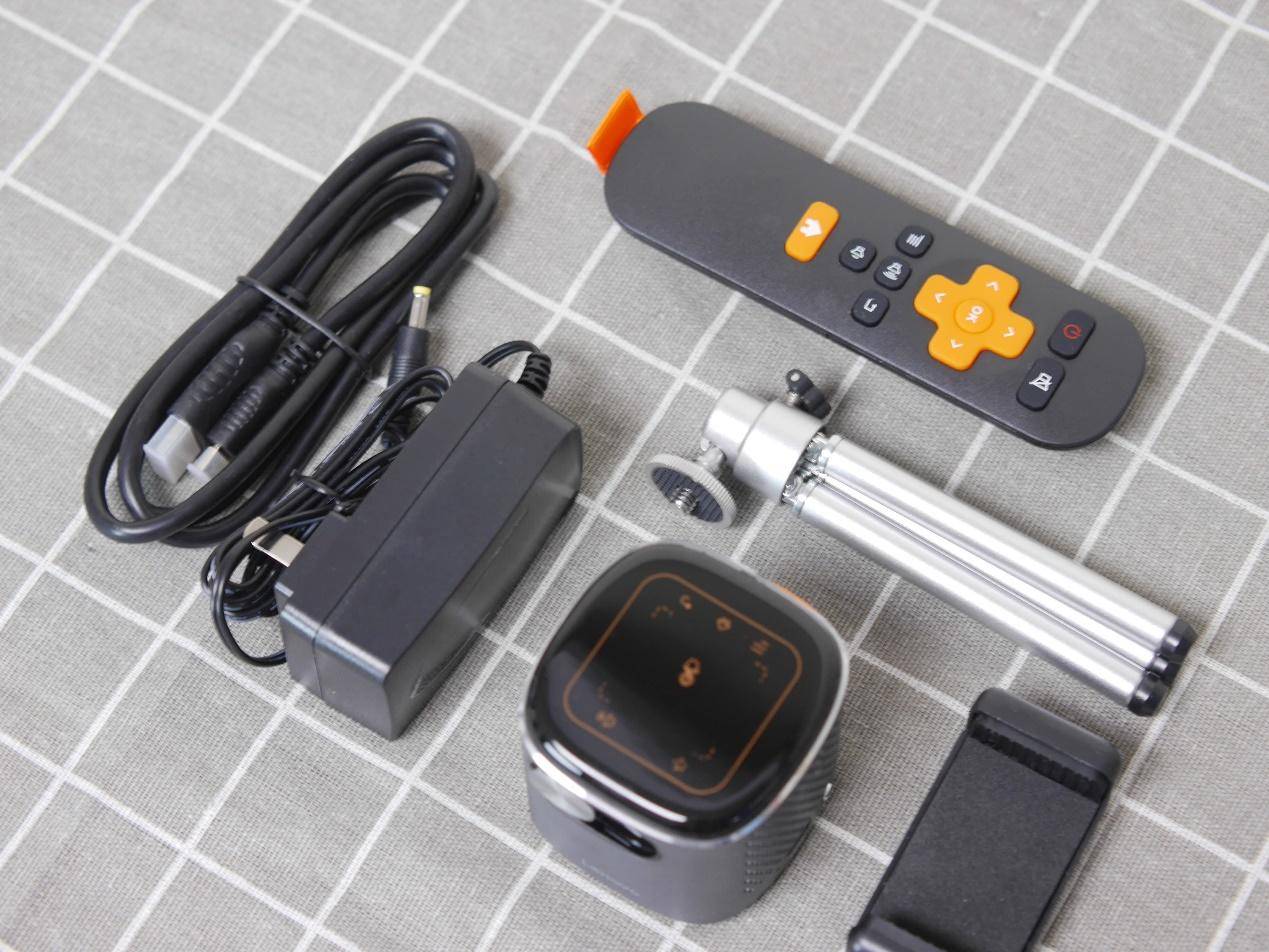 联想挑战最小投影仪？安卓系统，鸡蛋大小能投100寸