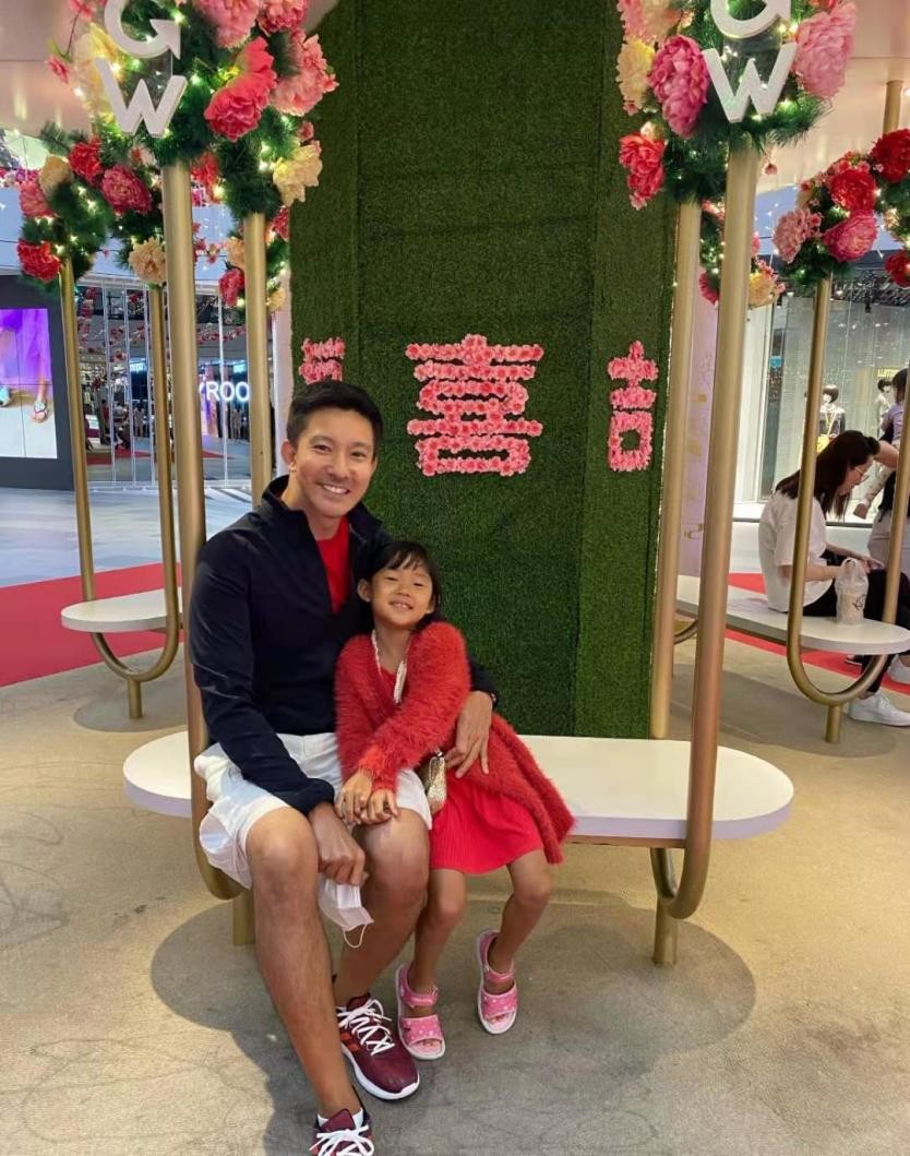 立威廉被女兒踢傷眼睛！ 視網膜剝離緊急手術，馬虎大意險釀成慘禍