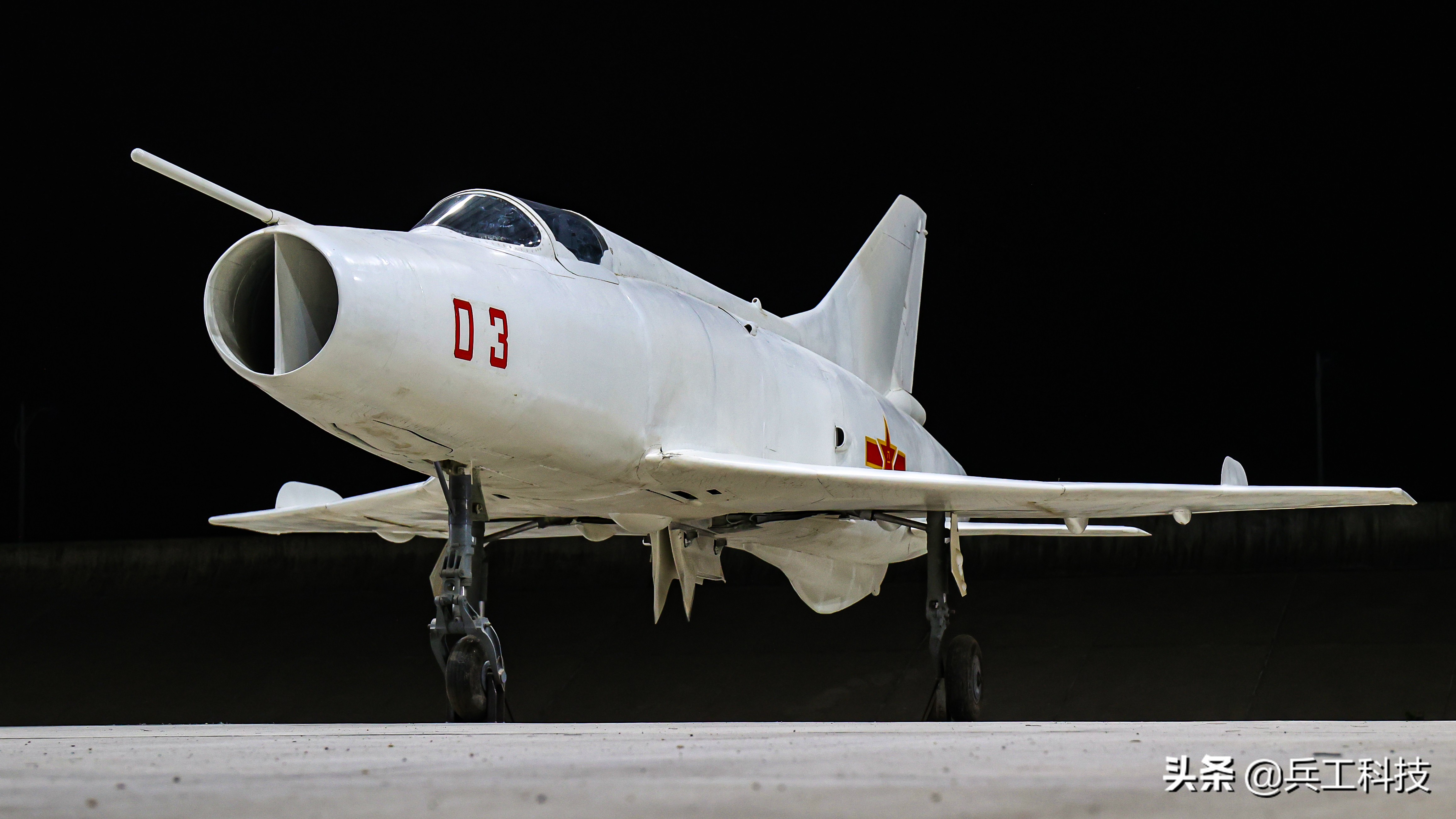 “空中李向阳”研制背后的故事，当年下马的歼