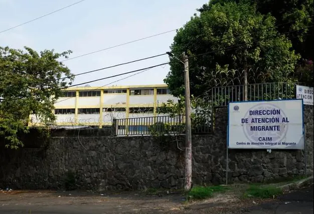 “连一块洗手肥皂都不给我们” 美国遣返了移民