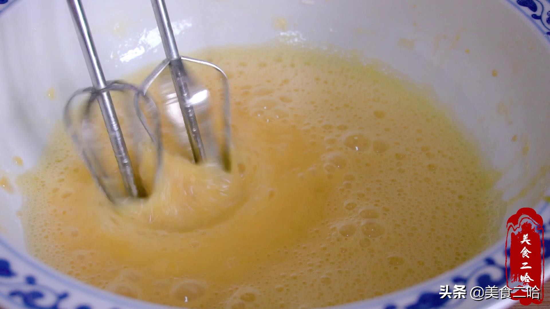 老式蜂蜜鸡蛋糕，用面粉和鸡蛋就能做，有技巧无难度，味道是真香