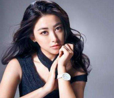 出生军人世家父亲是富商，35岁的朱珠为何能连续入选全球最美面孔