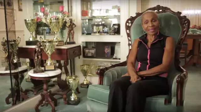 56岁开始健身，72岁拿下健美冠军，这位85岁的老