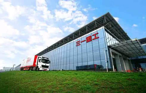 最“壕无人性”车企，员工开奔驰上班，高管配