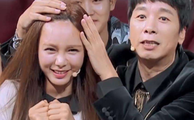 有种反差叫掀开刘海，杨幂发际线后移，看到l