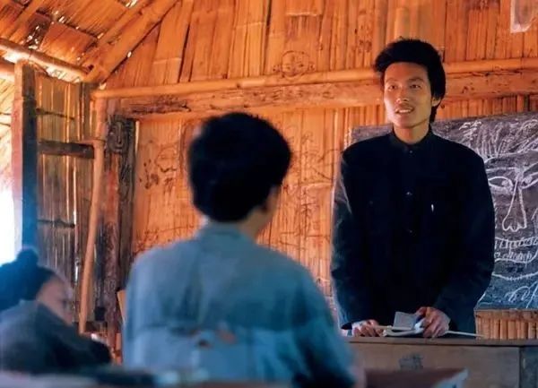 片中演员90%是导演亲戚，一波“虎”操作后，竟